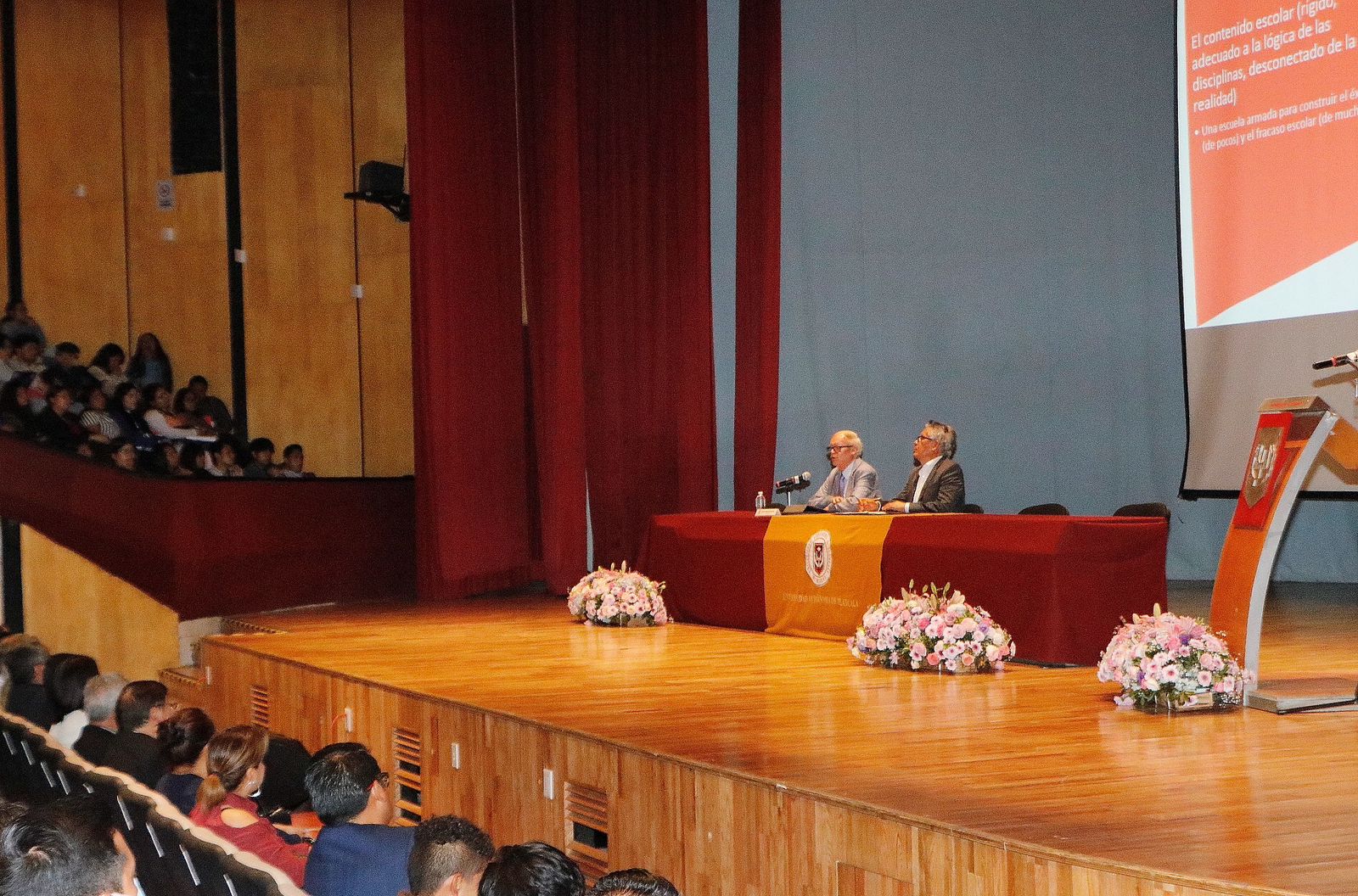 Culminó celebración del 58 aniversario de Ciencias de la Educación de la UATx